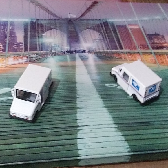 1/36 Scale Model - Delivery Truck Toy Car - Picture 7 of 8